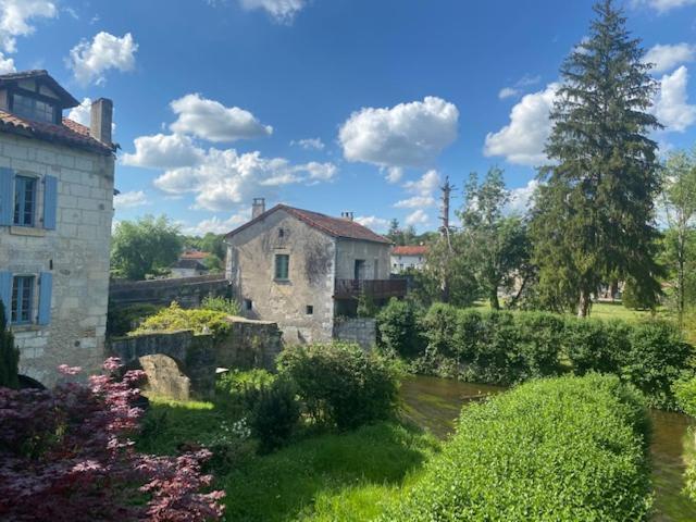 Hostellerie Les Griffons Bourdeilles Exterior foto