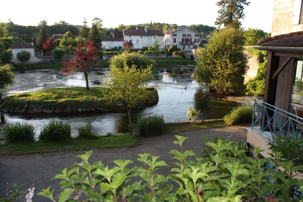 Hostellerie Les Griffons Bourdeilles Exterior foto